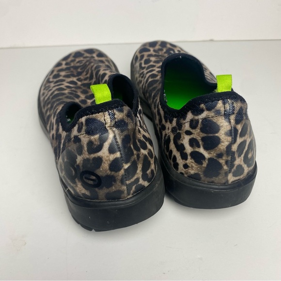 OOFOS OOMG EeZee Slip On Shoe Sz 9 Black Brown Leopard Comfort Recovery Slip On - Picture 4 of 6